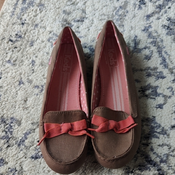 Keds Brown and Pink Flats with Decorative Bow - Picture 1 of 6
